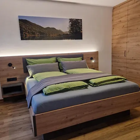 Haus Schmied Apartament *